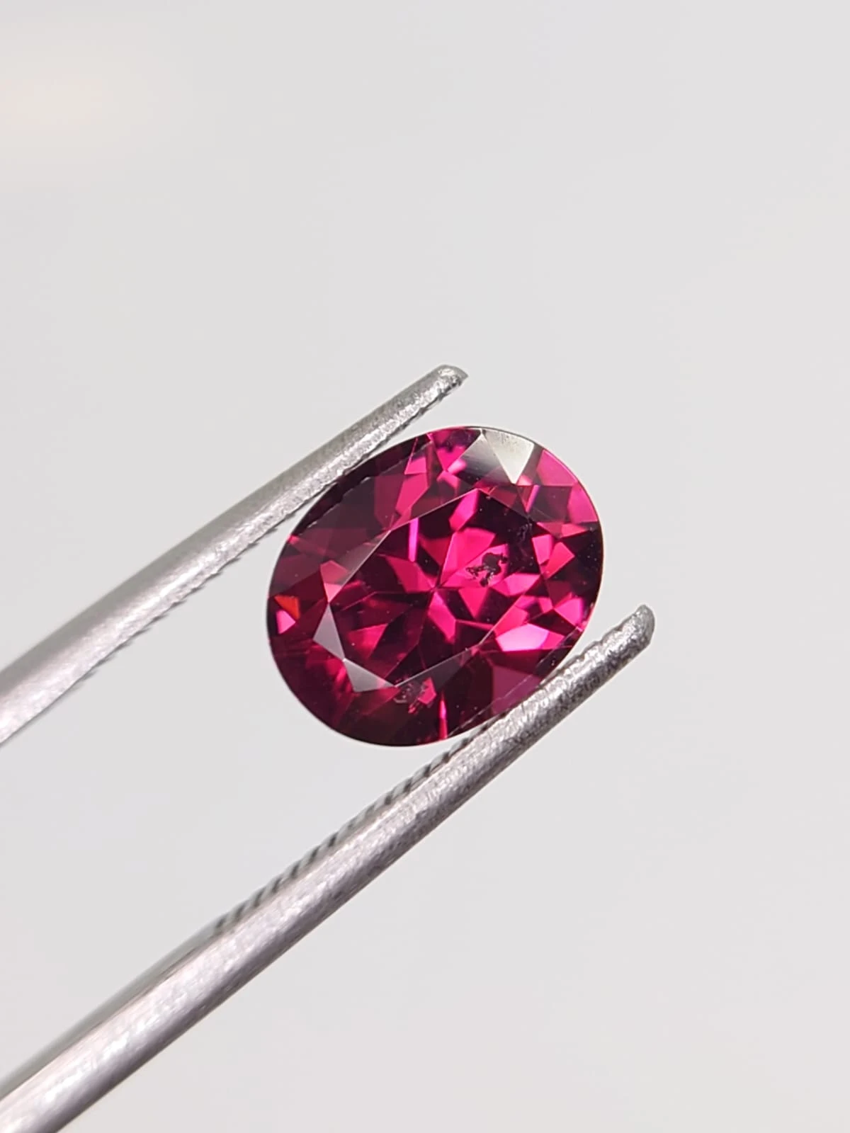 2.35ct Natural Malaya Garnet Oval Cut From Tanzania — view 3
